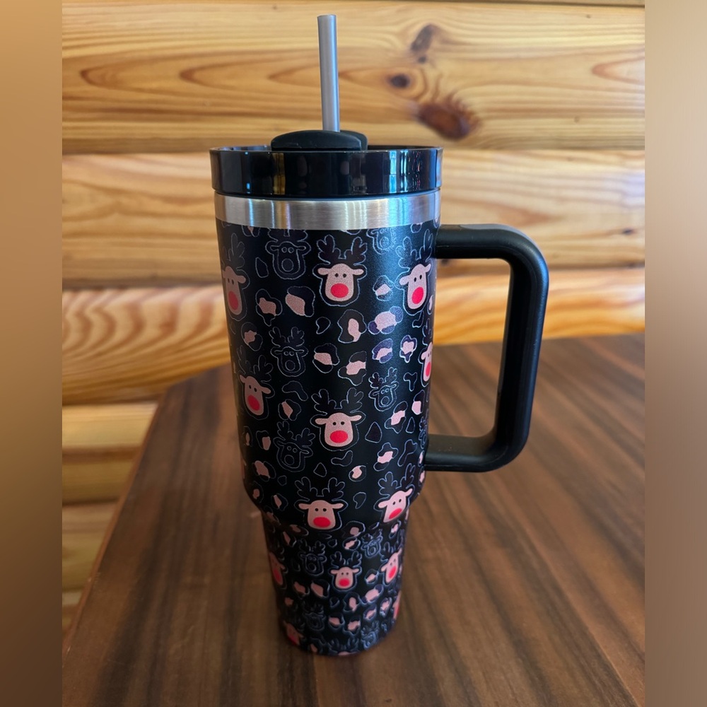 40 oz Reindeer Christmas tumbler!! So cute, like new.